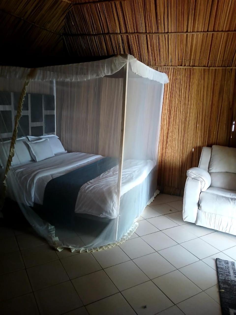 Ches Bay Resort Nangina Kültér fotó