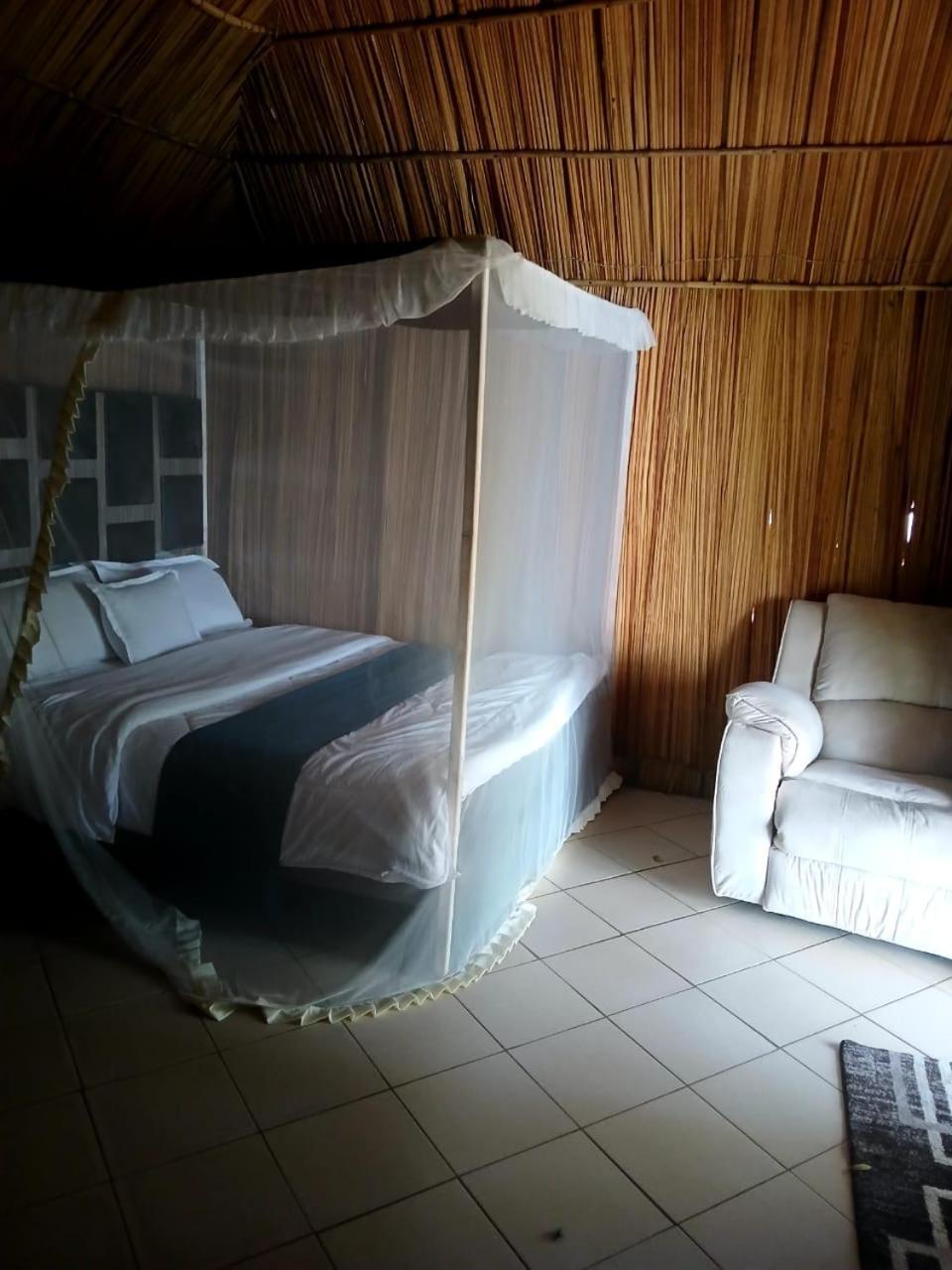 Ches Bay Resort Nangina Kültér fotó